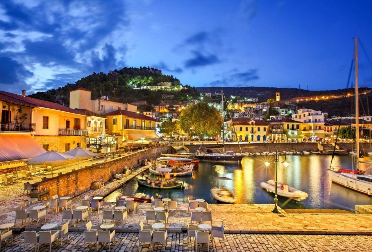 Nafpaktos Beach Luxury Suites Bagian luar foto