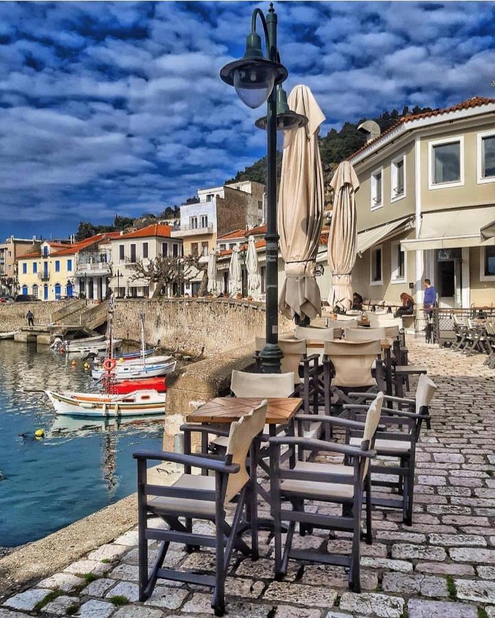 Nafpaktos Beach Luxury Suites Bagian luar foto