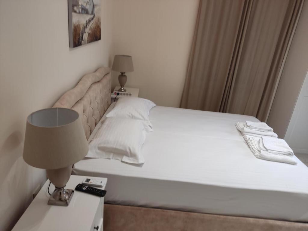 Nafpaktos Beach Luxury Suites Bagian luar foto