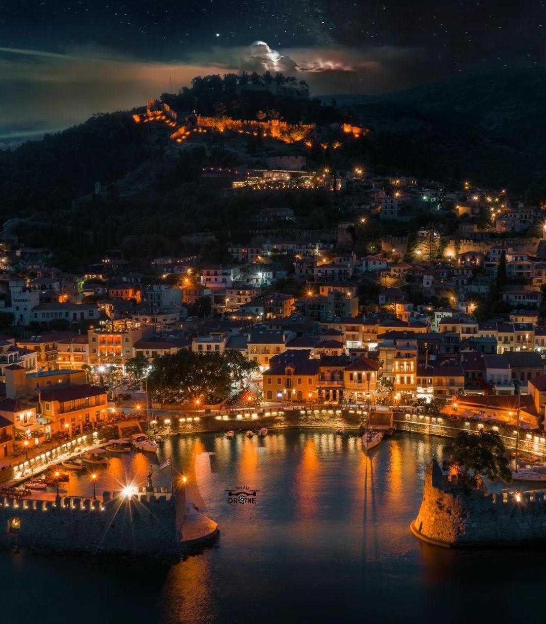 Nafpaktos Beach Luxury Suites Bagian luar foto